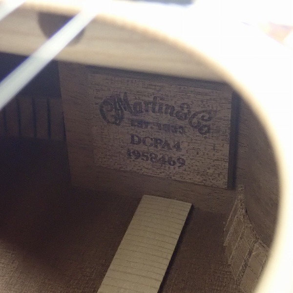 実際に弊社で買取させて頂いた★Martin/マーティン DCPA4 エレアコ/アコースティックギター ハードケース付きの画像 4枚目