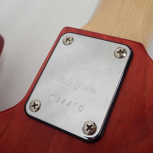 実際に弊社で買取させて頂いた★Bacchus/バッカス HANDMADE ジャズベースタイプ エレキベース made by Aska ギグケース付きの画像 7枚目