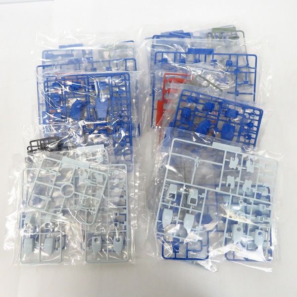 実際に弊社で買取させて頂いた【未組立】Max Factory/マックスファクトリー 1/72 太陽の牙 ダグラム  ソルティック H8RF コーチマSpl 24部隊セットの画像 1枚目