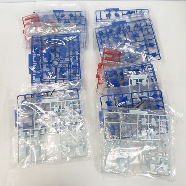 実際に弊社で買取させて頂いた【未組立】Max Factory/マックスファクトリー 1/72 太陽の牙 ダグラム  ソルティック H8RF コーチマSpl 24部隊セットの画像 2枚目