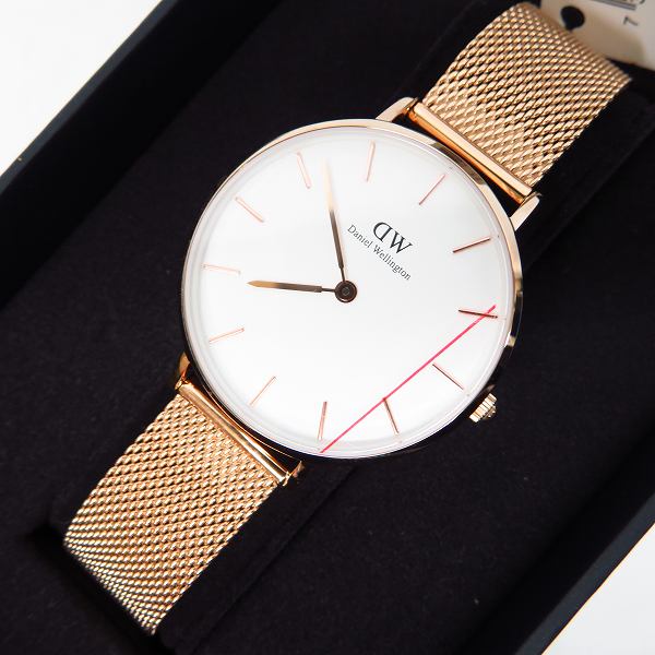 実際に弊社で買取させて頂いたDANIEL WELLINGTON/ダニエルウェリントン 腕時計 交換ベルト付き DW00100163