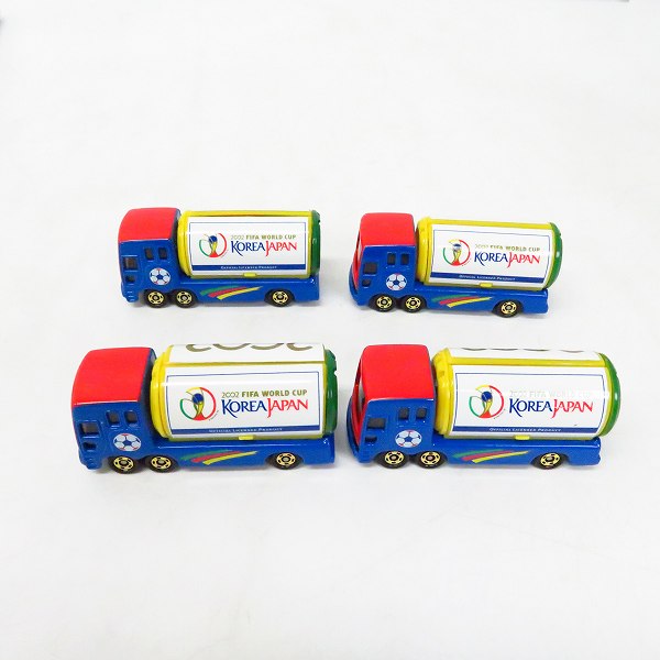 実際に弊社で買取させて頂いたTOMICA/トミカ 2002 FIFA WORLD CUP KOREA JAPAN/日韓ワールドカップ イベントカー サポーター人形付き 4点セット