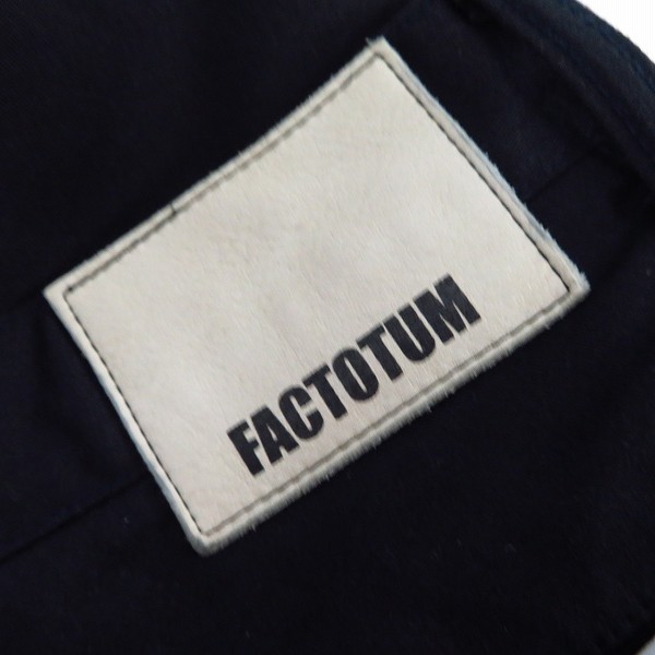 実際に弊社で買取させて頂いたFACTOTUM/ファクトタム  パイピングスラックステーパード パンツ 01050726 Size：31の画像 2枚目