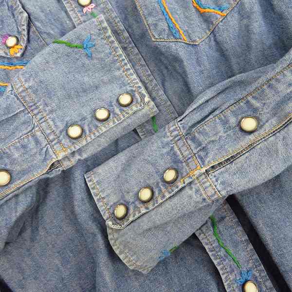 実際に弊社で買取させて頂いたSUGAR CANE/シュガーケーン JOHN SEVERSON SUN SURF/ジョンセバーソン サンサーフ 刺繍 デニムシャツ JS22751 Size：S の画像 5枚目