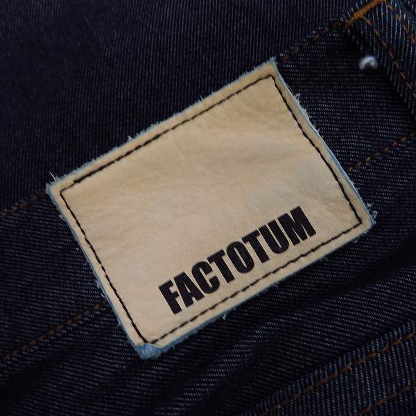 実際に弊社で買取させて頂いたFACTOTUM/ファクトタム タイトストレート ストレッチ 生デニムパンツ/ジーンズ 01040718 Size：31の画像 2枚目