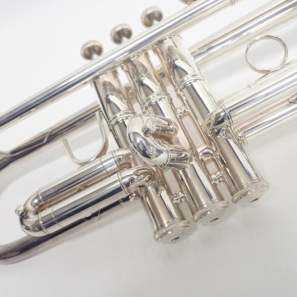 実際に弊社で買取させて頂いた★Vincent Bach/ヴィンセント バック Stradivarius Model 37 ML トランペット 純正ハードケース付きの画像 4枚目