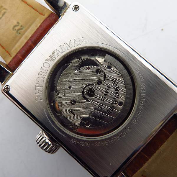 実際に弊社で買取させて頂いた【ジャンク】EMPORIO ARMANI/エンポリオアルマーニ レザーバンド 自動巻き 腕時計 AR-4209の画像 3枚目
