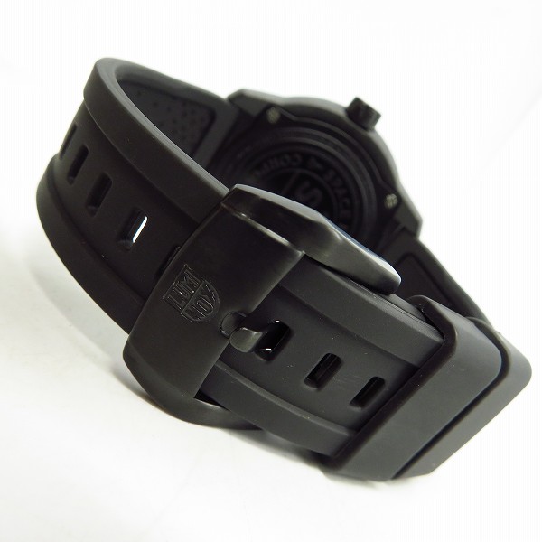 実際に弊社で買取させて頂いたLUMINOX/ルミノックス  SXC PC CARBON GMT 5020 SERIES クォーツ/ウォッチ/腕時計 Ref. 5021 GN XSの画像 3枚目