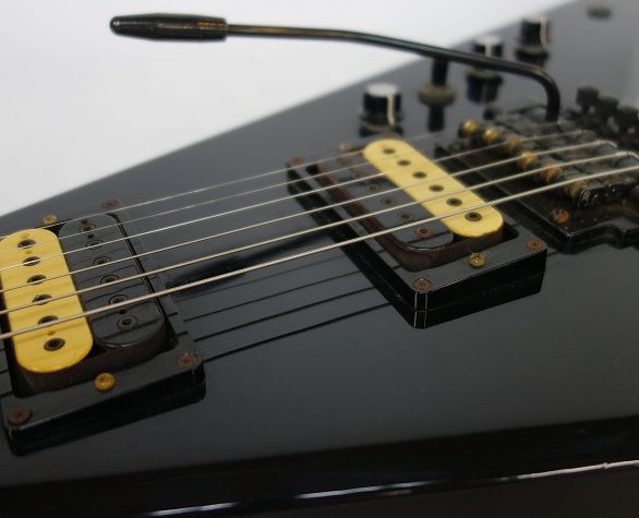 実際に弊社で買取させて頂いた★Greco/グレコ Device features フライングVタイプ Kahler bridge搭載の画像 5枚目