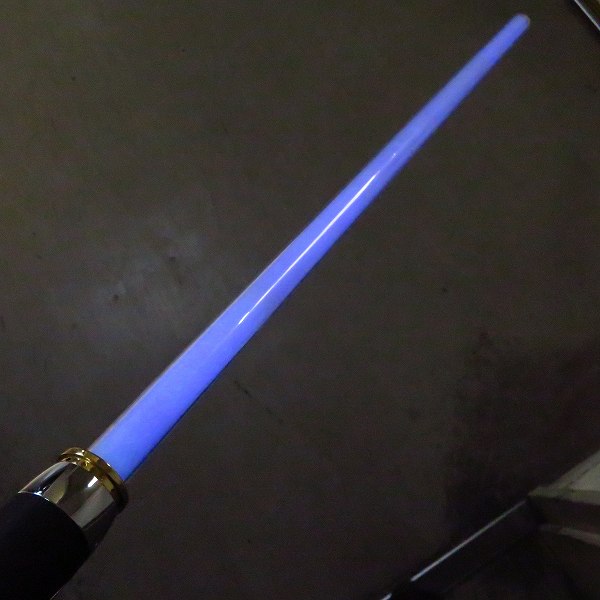 実際に弊社で買取させて頂いた【動作確認済み】マスターレプリカ製【メイス・ウィンドゥ】フォースFX ライトセーバー Collectible/SW-206の画像 4枚目