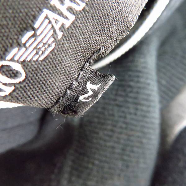 実際に弊社で買取させて頂いたEMPORIO ARMANI/エンポリオアルマーニ ストーンエンブレム ジップアップ パーカー/フーディー Size：Mの画像 6枚目