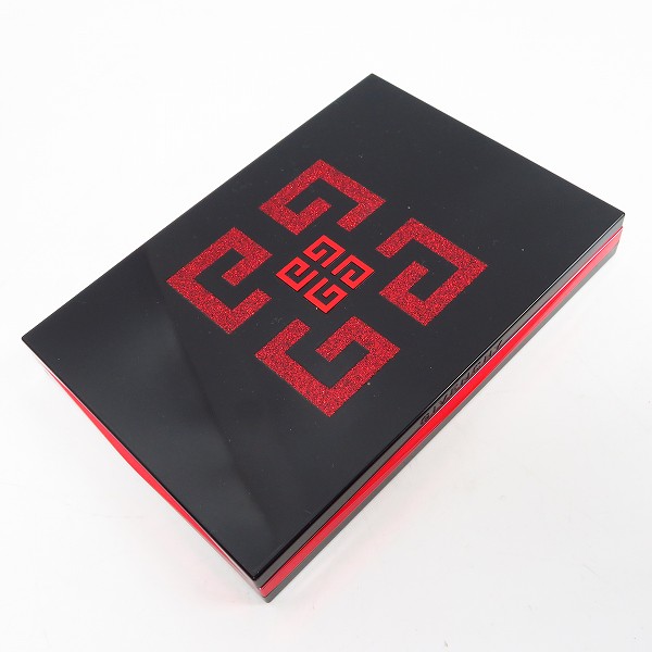 実際に弊社で買取させて頂いたGIVENCHY/ジバンシィ レッド・アイシャドウ・パレット 9gの画像 3枚目