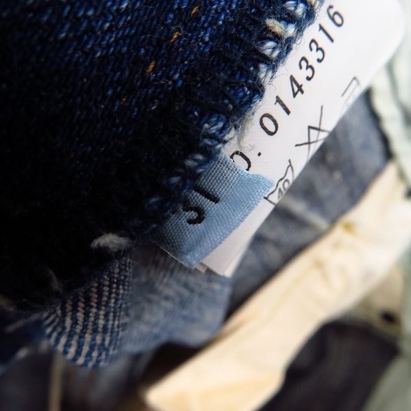 実際に弊社で買取させて頂いたFACTOTUM/ファクトタム 加工ストレート ストレッチ デニムパンツ/ジーンズ 0143316 Size：31の画像 4枚目