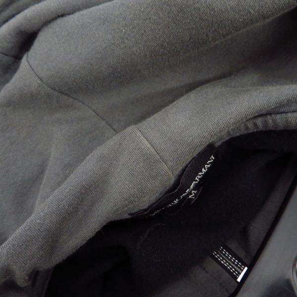 実際に弊社で買取させて頂いたEMPORIO ARMANI/エンポリオアルマーニ ストーンエンブレム ジップアップ パーカー/フーディー Size：Mの画像 7枚目