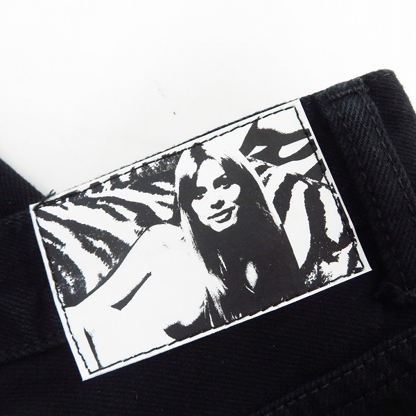 実際に弊社で買取させて頂いたHYSTERICS/ヒステリックス  スパンコール刺繍 デニム九分丈ストレートパンツ 05193AP02/28の画像 2枚目