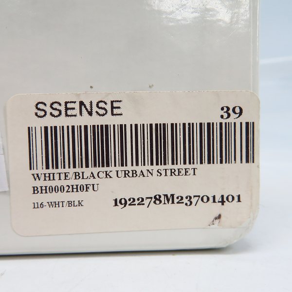 実際に弊社で買取させて頂いたGIVENCHY/ジバンシィ ロゴバンド レザー ローカットスニーカー BH0002H0FU-116/39の画像 8枚目