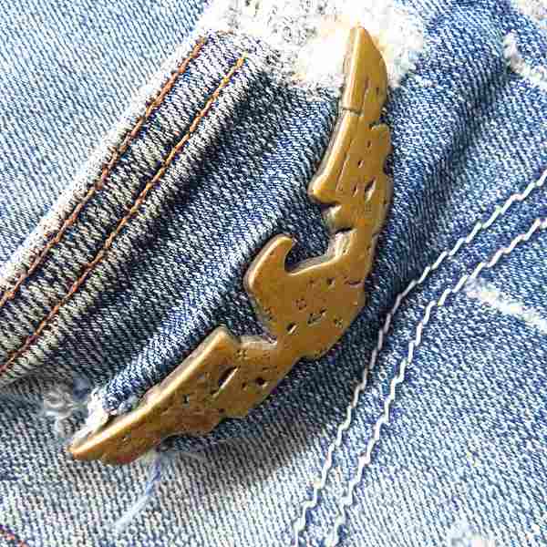 実際に弊社で買取させて頂いたARMANI JEANS/アルマーニジーンズ イタリア製 バックロゴワッペン デニムパンツ W30の画像 2枚目