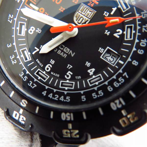 実際に弊社で買取させて頂いたLUMINOX/ルミノックス アナログ/ラバーベルト/ルミノックス　RECON/8800 腕時計の画像 4枚目
