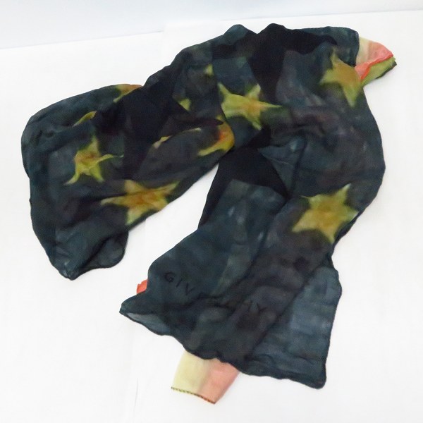 実際に弊社で買取させて頂いたGIVENCHY/ジバンシー カシミヤ混 スカーフ/大判ストール 星条旗柄