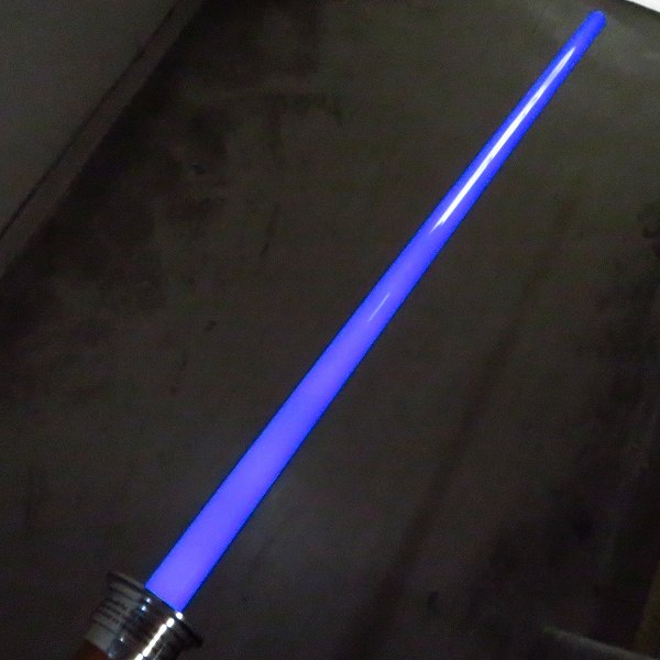 実際に弊社で買取させて頂いた【動作確認済み】マスターレプリカ製【オビワン・ケノービ】フォースFX ライトセーバー Collectible/SW-209の画像 4枚目