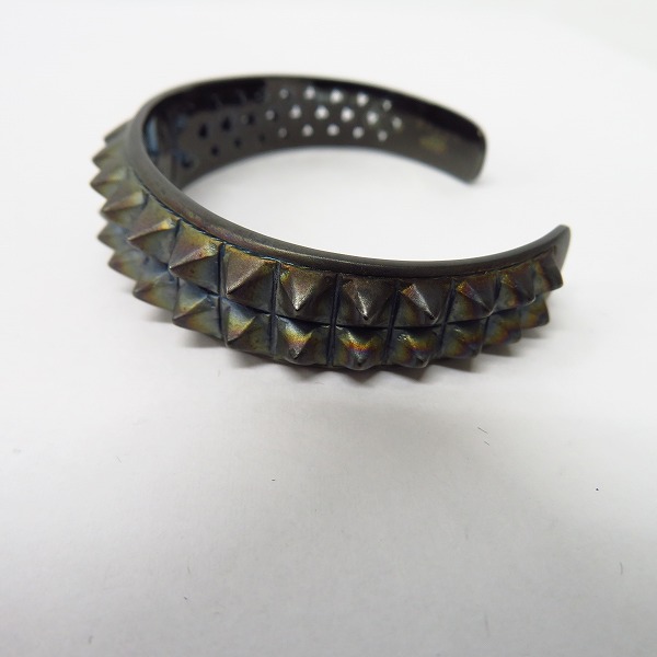 実際に弊社で買取させて頂いた roar by IVXLCDM/ロアー スタッズ&スター バングル ブラック 16FRQ-55/1の画像 2枚目