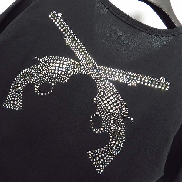 実際に弊社で買取させて頂いた【未使用】roar/ロアー スワロフスキー クロスガン/二丁拳銃 Vネック 半袖Tシャツ 15SRT-36A/2の画像 2枚目