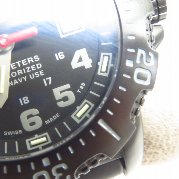 実際に弊社で買取させて頂いたLUMINOX/ルミノックス AUTHORIZED FOR NAVY USE 4220 SERIES ネイビーシールズ クォーツ/腕時計の画像 4枚目