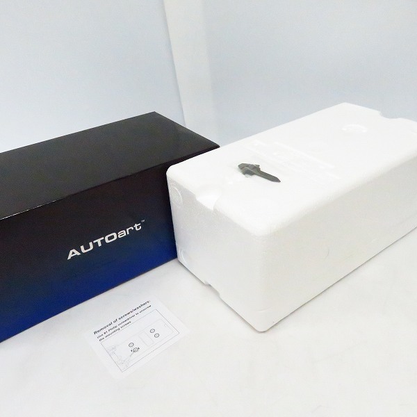 実際に弊社で買取させて頂いたAUTOart/オートアート 1/18 LAMBORGHINI/ランボルギーニ ウラカン ペルフォマンテ ソリッドホワイト 79151の画像 6枚目