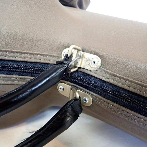 実際に弊社で買取させて頂いた★SELMER/セルマー アルトサックス用ハードケースの画像 4枚目