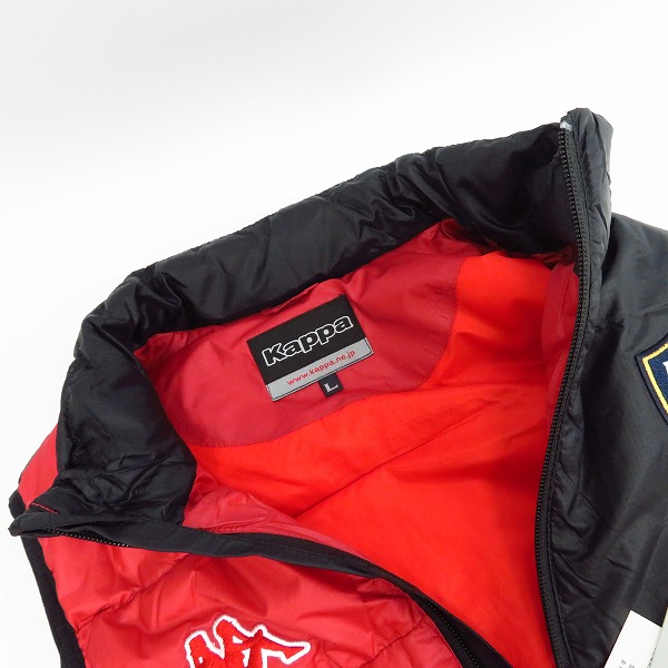 実際に弊社で買取させて頂いた【未使用】Kappa/カッパ ロゴワッペン付き ダウンベスト ゴルフウェア ブラック×レッド KG652VE42/Lの画像 4枚目