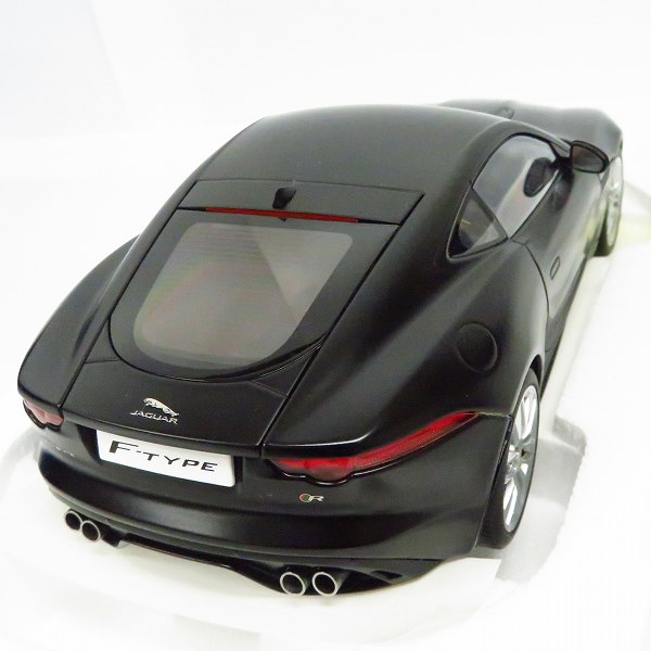 実際に弊社で買取させて頂いたAUTOart/オートアート 1/18 JUGUAR/ジャガー F-TYPE 2015 R COUPE マットブラック 73652の画像 2枚目