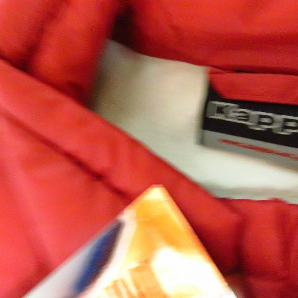 実際に弊社で買取させて頂いた【未使用】Kappa/カッパ ゴルフウェア ダウンジャケット レッド/ブルー 中綿プルオーバー M L 3点セットの画像 2枚目