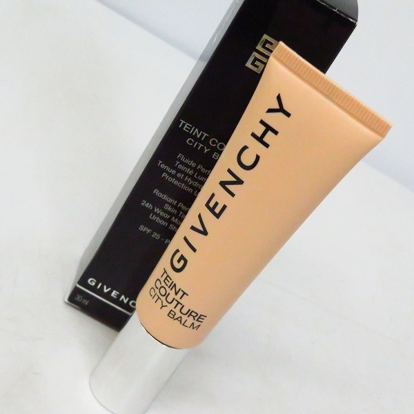実際に弊社で買取させて頂いた【未使用】GIVENCHY/ジバンシィ タン クチュール シティ バーム リキッド ファンデーション N200 30ml
