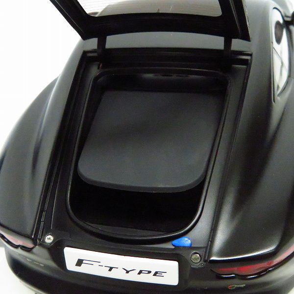 実際に弊社で買取させて頂いたAUTOart/オートアート 1/18 JUGUAR/ジャガー F-TYPE 2015 R COUPE マットブラック 73652の画像 3枚目
