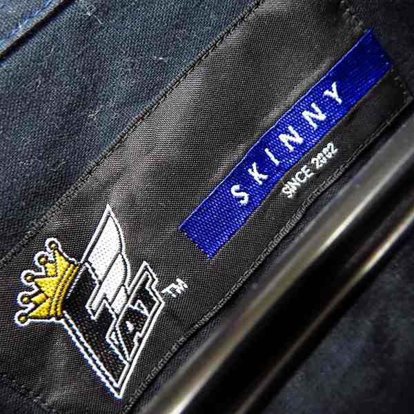 実際に弊社で買取させて頂いたFAT/エフエーティー HELLO ワッペン付き 長袖シャツ/SKINNYの画像 2枚目