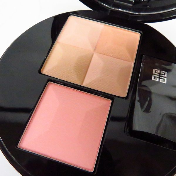 実際に弊社で買取させて頂いたGIVENCHY/ジバンシー  クリスマスコフレ 2018 ゴールド・グラマー・パレットの画像 4枚目