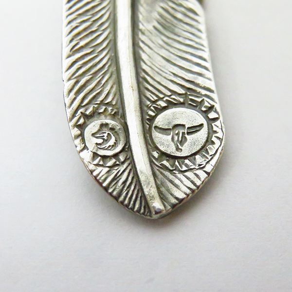 実際に弊社で買取させて頂いたTADY&KING/タディ＆キング 特大/LL K18/上金ハート SVフェザー ペンダント 左向きの画像 3枚目