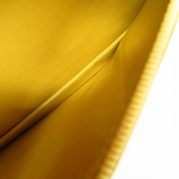 実際に弊社で買取させて頂いたLOEWE/ロエベ レザー ポーチ ショルダー イエローの画像 6枚目