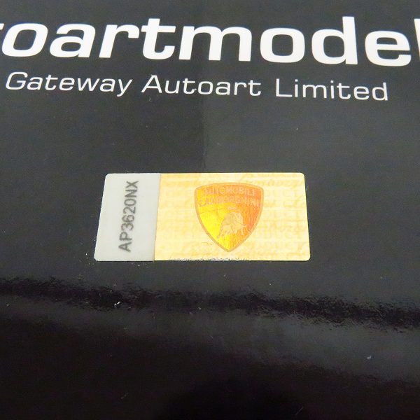 実際に弊社で買取させて頂いたAUTOart/オートアート 1/18 LAMBORGHINI/ランボルギーニ ウラカン ペルフォマンテ ソリッドホワイト 79151の画像 7枚目