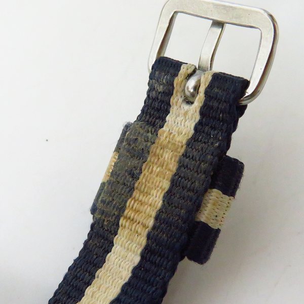 実際に弊社で買取させて頂いたDaniel Wellington/ダニエルウェリントン  クォーツ腕時計 変えベルト付き 【動作未確認】の画像 4枚目