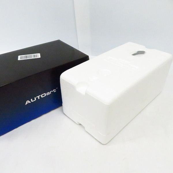 実際に弊社で買取させて頂いたAUTOart/オートアート 1/18 JUGUAR/ジャガー F-TYPE 2015 R COUPE マットブラック 73652の画像 6枚目