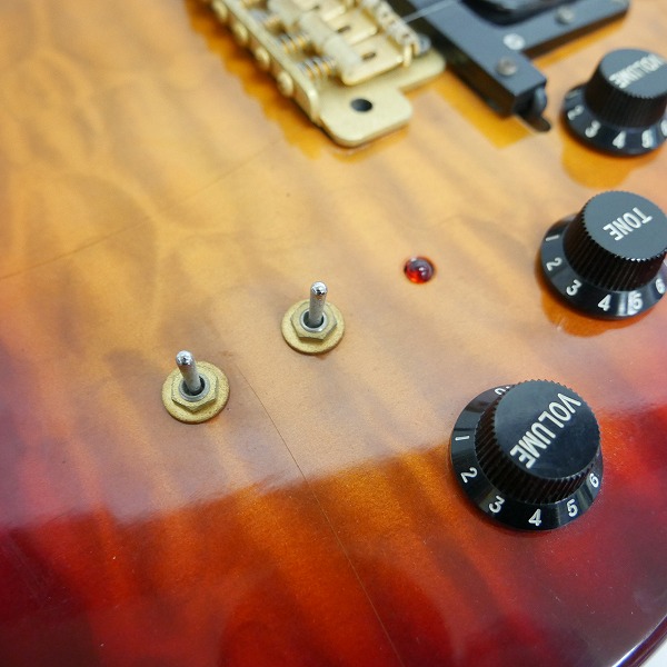 実際に弊社で買取させて頂いた★【難あり】Greco/グレコ Spirits of The Live SSH エレキギター ギグケース付きの画像 8枚目