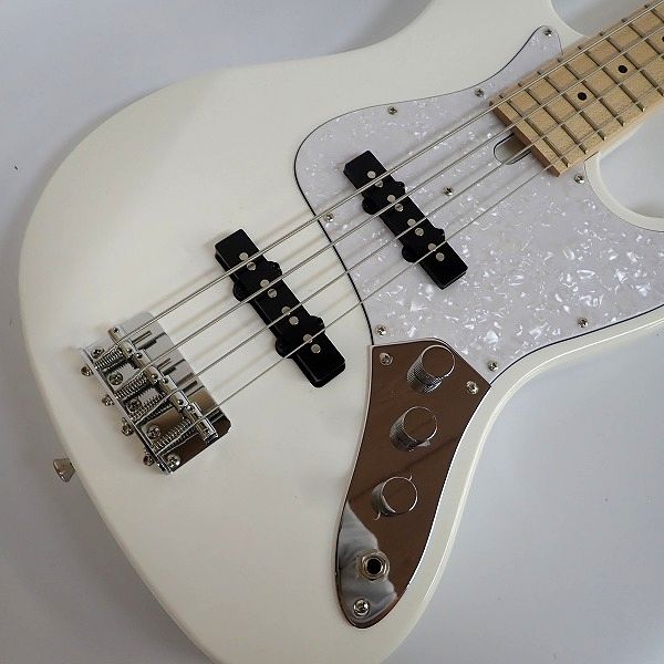 実際に弊社で買取させて頂いた★【美品】Bacchus/バッカス Universe WJB-330M SW ジャズベースType ソフトケース付の画像 5枚目