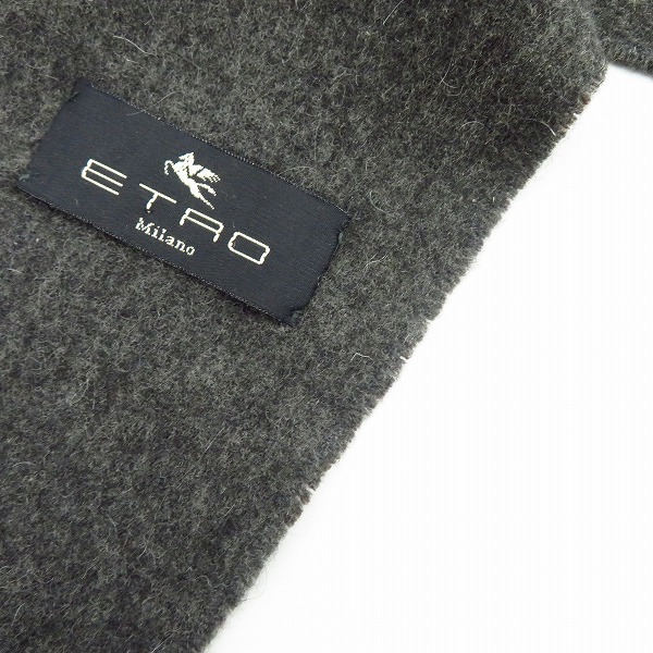 実際に弊社で買取させて頂いたETRO/エトロ 動物総柄 フリンジ付きマフラー グレー系の画像 1枚目