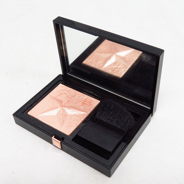 実際に弊社で買取させて頂いたGIVENCHY/ジバンシー 01 ミスティックグロウパウダー フェイスパウダー 4g