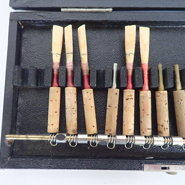 実際に弊社で買取させて頂いた【メーカー不明】オーボエ リード おまとめ品 ケース付きの画像 1枚目