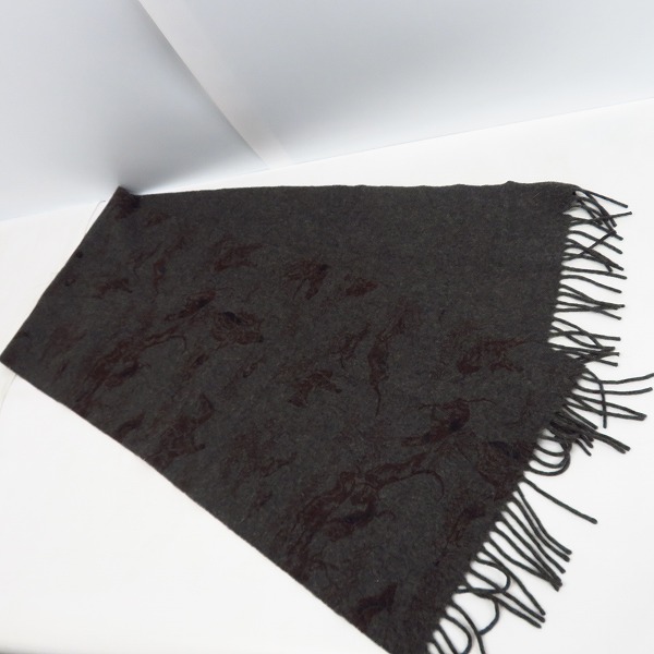 実際に弊社で買取させて頂いたETRO/エトロ 動物総柄 フリンジ付きマフラー グレー系の画像 2枚目