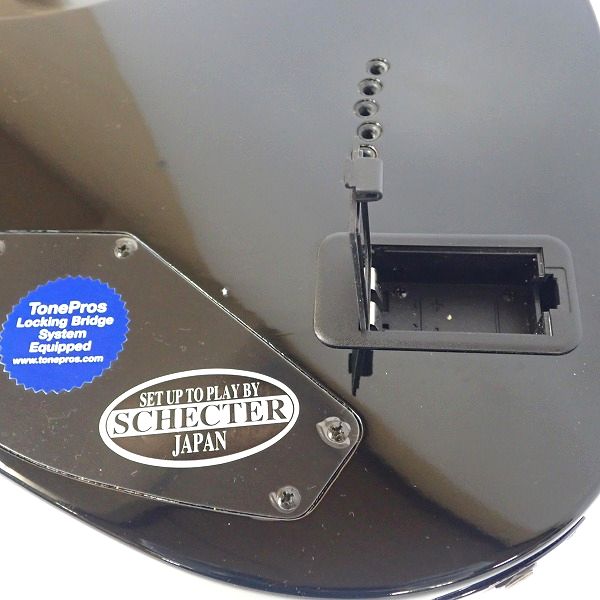 実際に弊社で買取させて頂いた★Schecter/シェクター DIAMOND SERIES HELLRAISER/ヘルレイザー AD-C-1-HR EMG搭載 ギグケース付の画像 6枚目