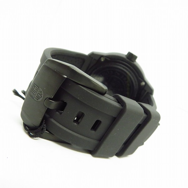 実際に弊社で買取させて頂いたLUMINOX/ルミノックス SXC PC CARBON GMT 5020 SERIES クォーツ/ウォッチ/腕時計 Ref. 5021 GN XSの画像 2枚目