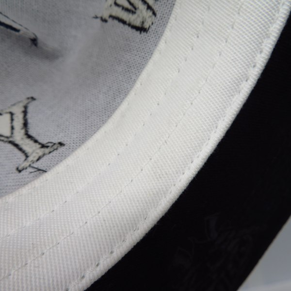 実際に弊社で買取させて頂いたINDEPENDENT/インディペンデント メッシュキャップ ブラック×ホワイト/ブラック×グリーン/ネイビー×ホワイト 3点セットの画像 4枚目